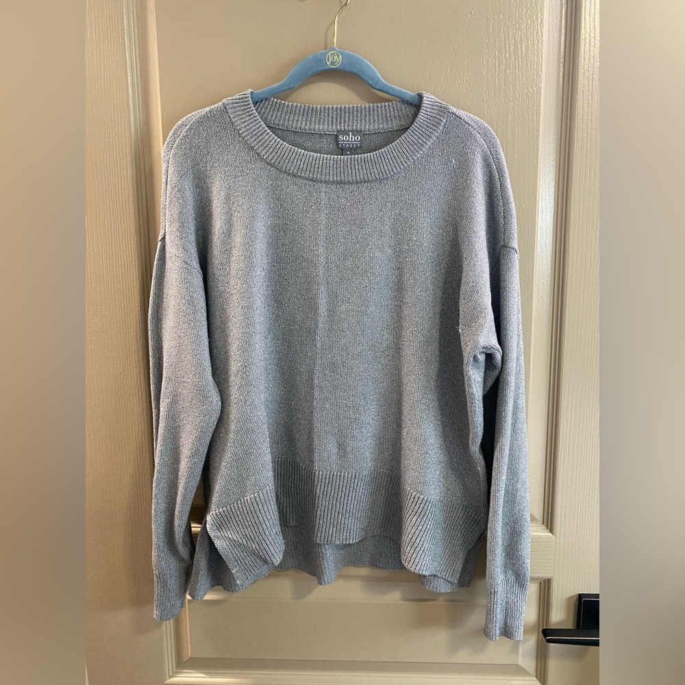 Venus soho Ladies Sweater Size M.